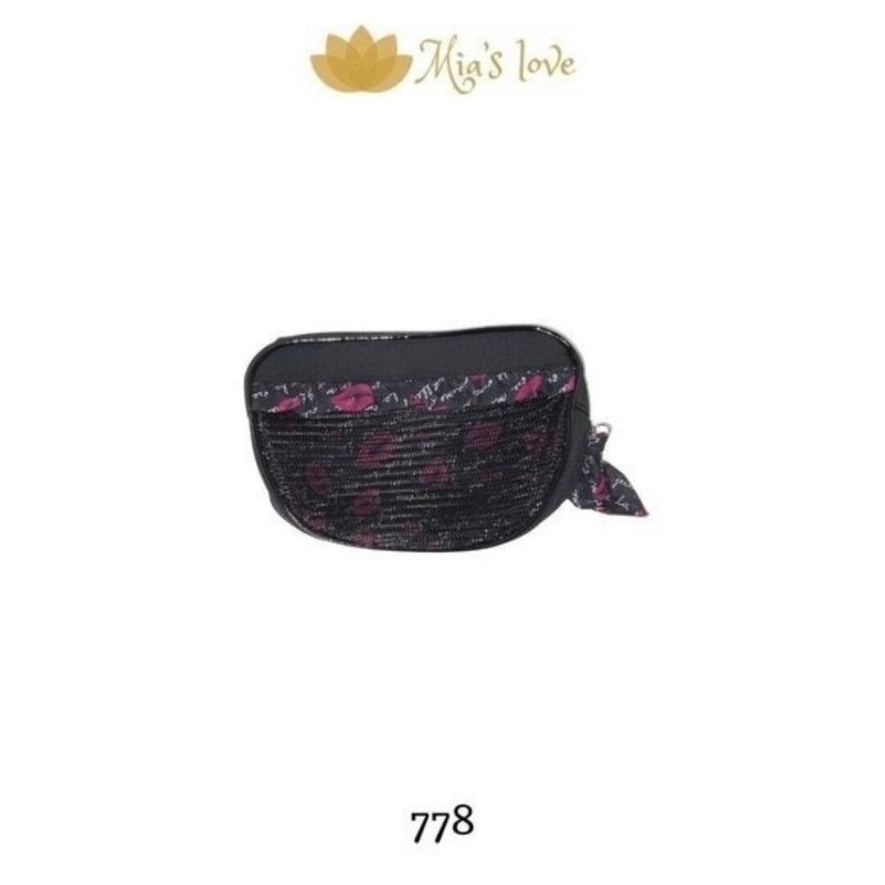 Lancome, Wallet-type Makeup Case Travel, Black color.